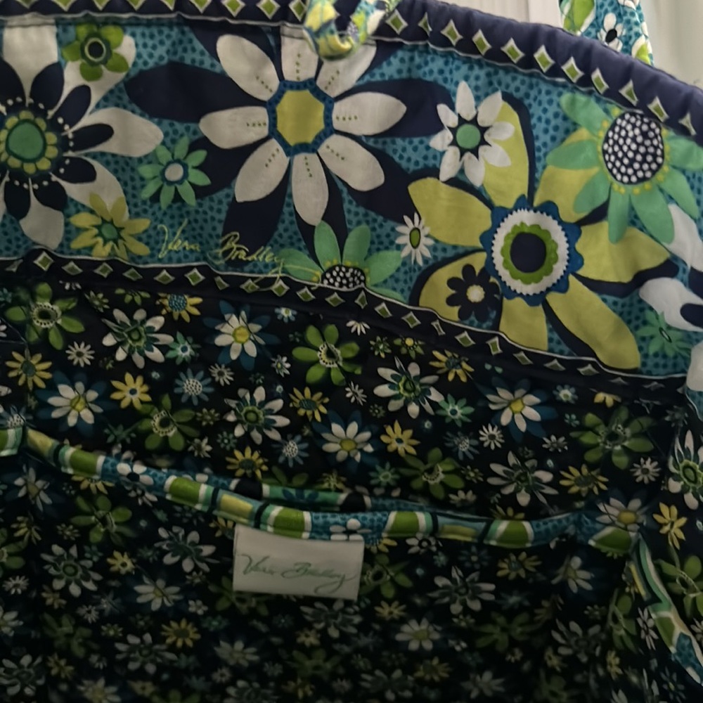 Vera Bradley Tote - Picture 5 of 6